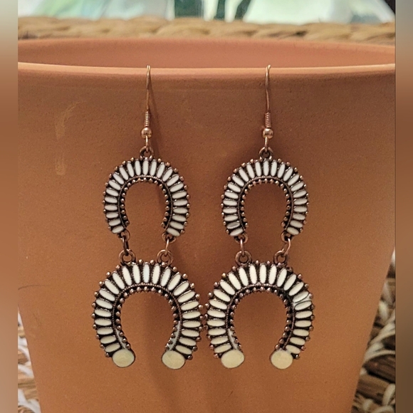 Jewelry - Western Cream And Copper Squash Blossom Earrings New